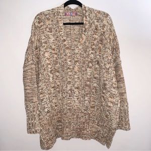 selfie Couture Oversized cable knit sweater